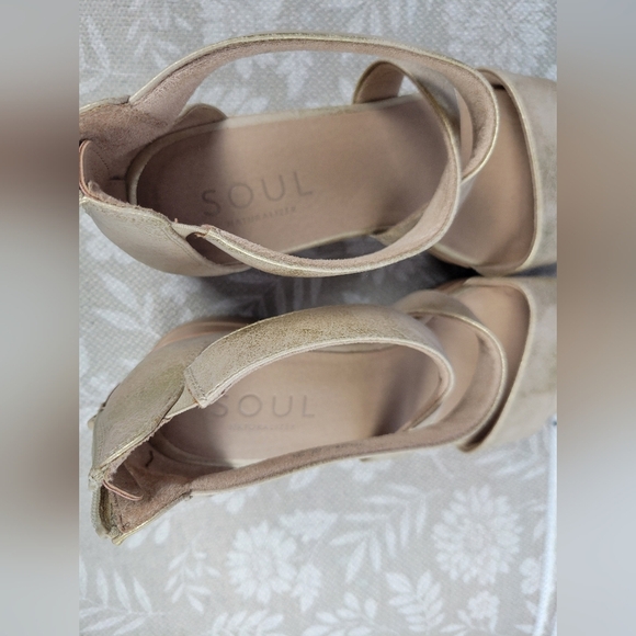 SOUL Naturalizer Goodtimes Wedge Strappy Gold Sandal Suze 11W - Picture 10 of 15